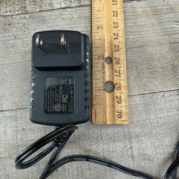 Intertek Switching Power Adapter Cord Model OBL-0900700U 100-240V 50/60Hz - Picture 2 of 11
